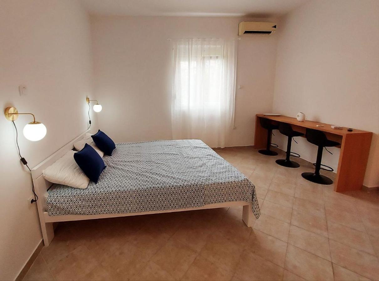 Apartmani Radovic บิเยลา ภายนอก รูปภาพ