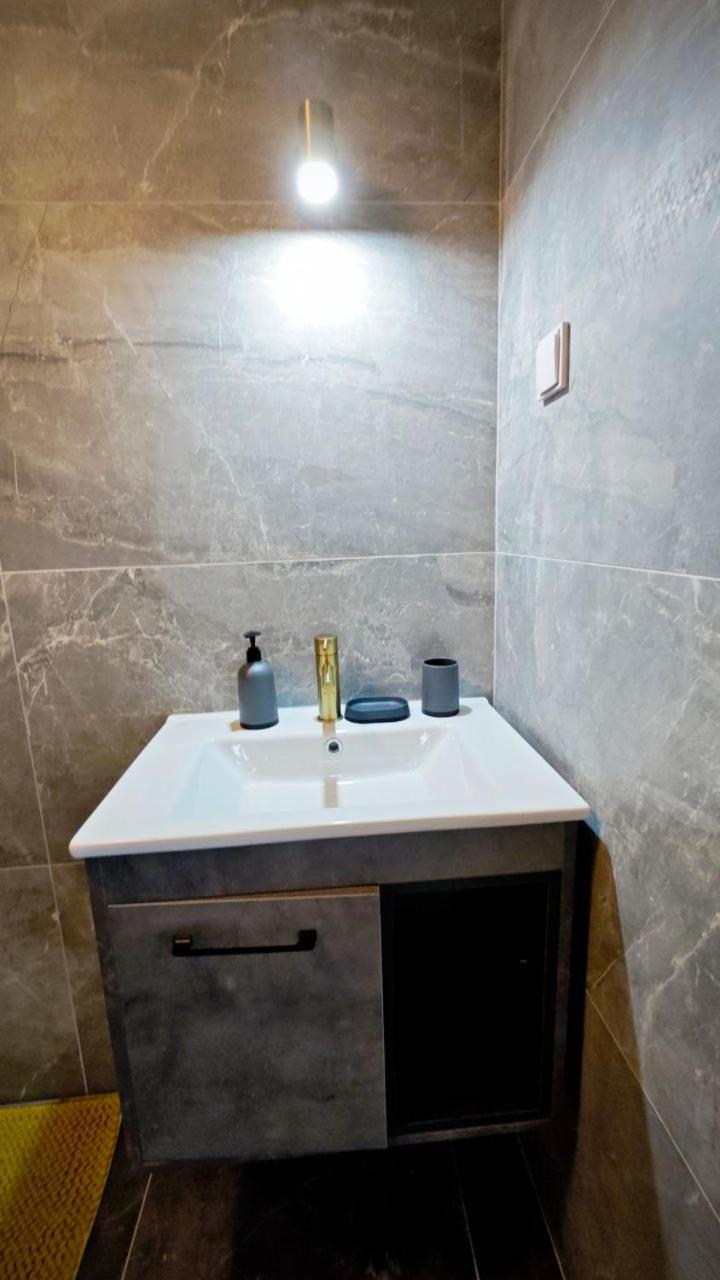 Apartmani Radovic บิเยลา ภายนอก รูปภาพ