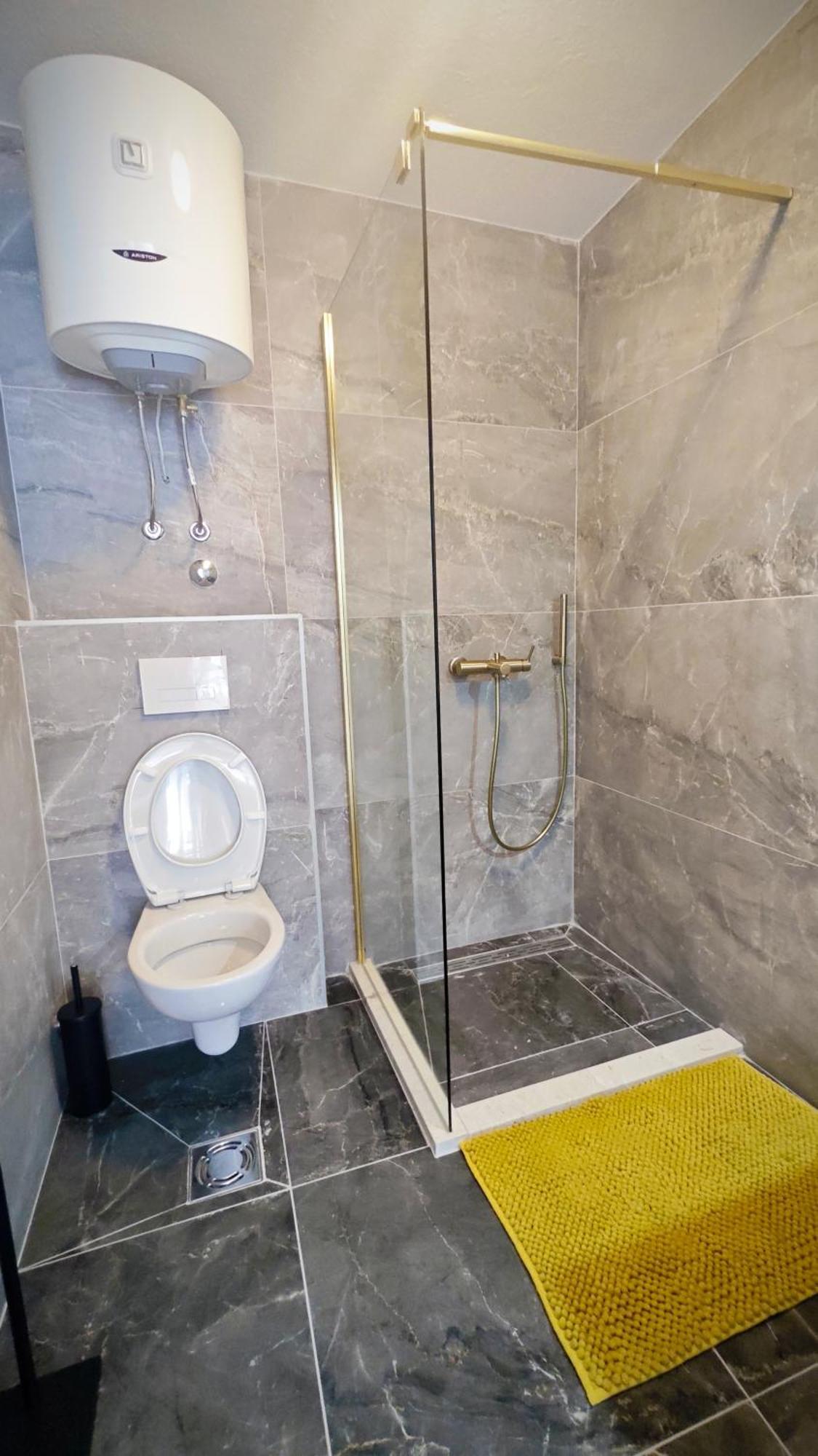 Apartmani Radovic บิเยลา ภายนอก รูปภาพ
