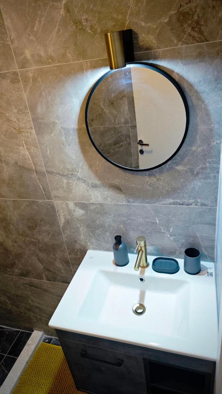 Apartmani Radovic บิเยลา ภายนอก รูปภาพ