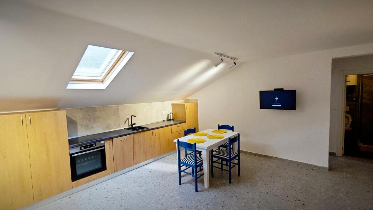 Apartmani Radovic บิเยลา ภายนอก รูปภาพ